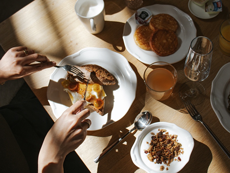 Start your day with an extensive breakfast at Landgoed Altenbroek